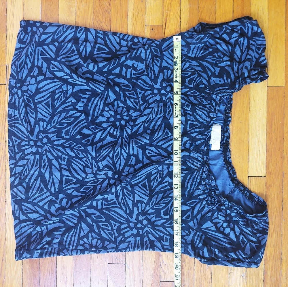 Michael Kors Black Gray Floral Short Sleeve Top - Picture 5 of 6
